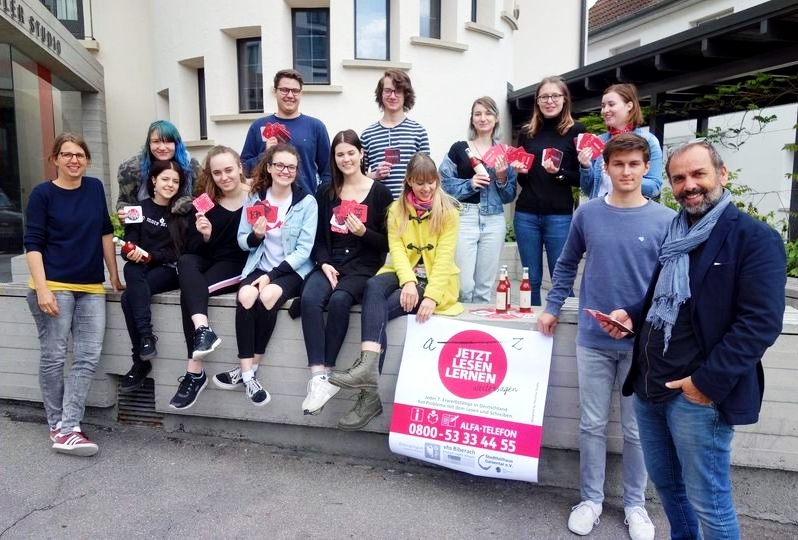 Bierdeckel Projekt gegen Analphabetismus