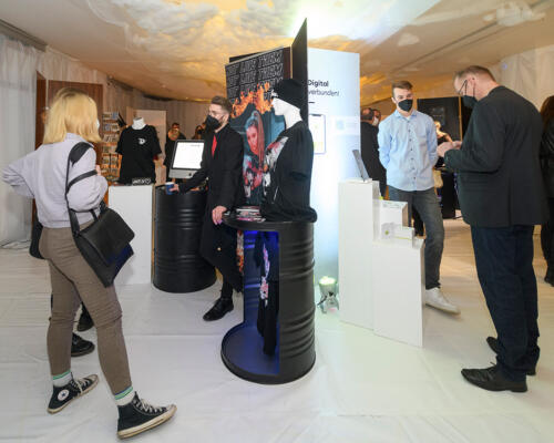 2022 Hauchler Studio Biberach, Ausstellungder Diplomarbeitender AbschlussklasseGrafik-Design2022, Vernissage, zumThema „IMAGINATIO“, 22. Februar 2022